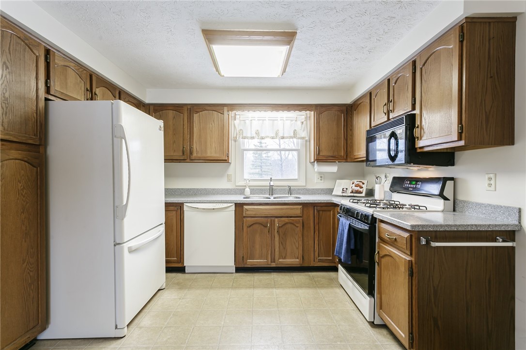 516 Gilmore Road Clarkson, NY 14420 - Photo 9 of 31