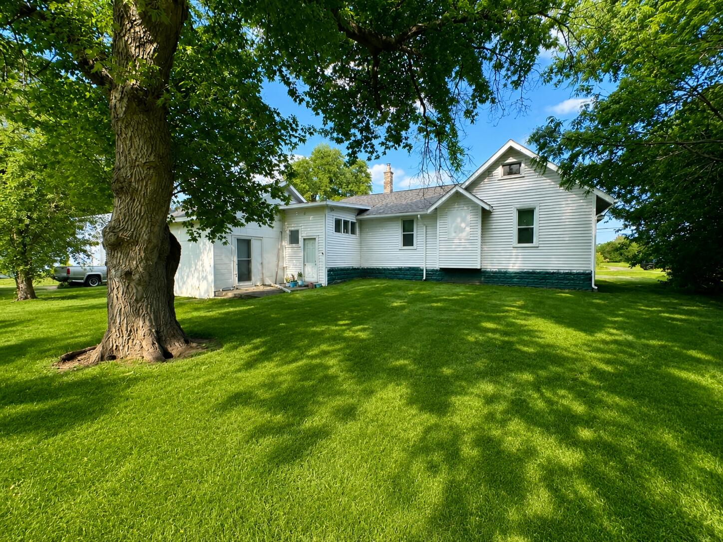 1460 South Dye Road Flint, MI 48532 - Photo 9 of 10 backyard