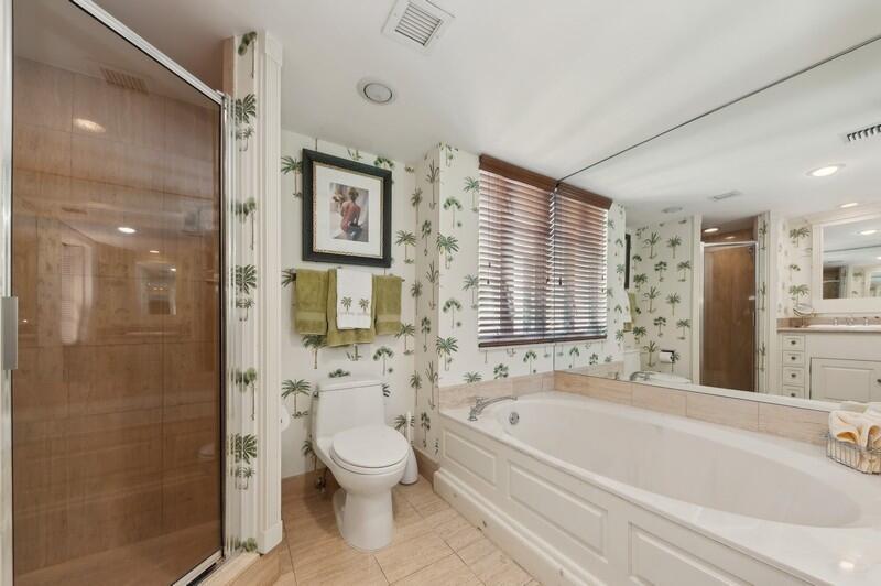 120 Southeast 5th Avenue, Unit 326 Boca Raton, FL 33432 - Photo 11 of 25 10_120SE5thAvenue326_13002_PrimaryBathro