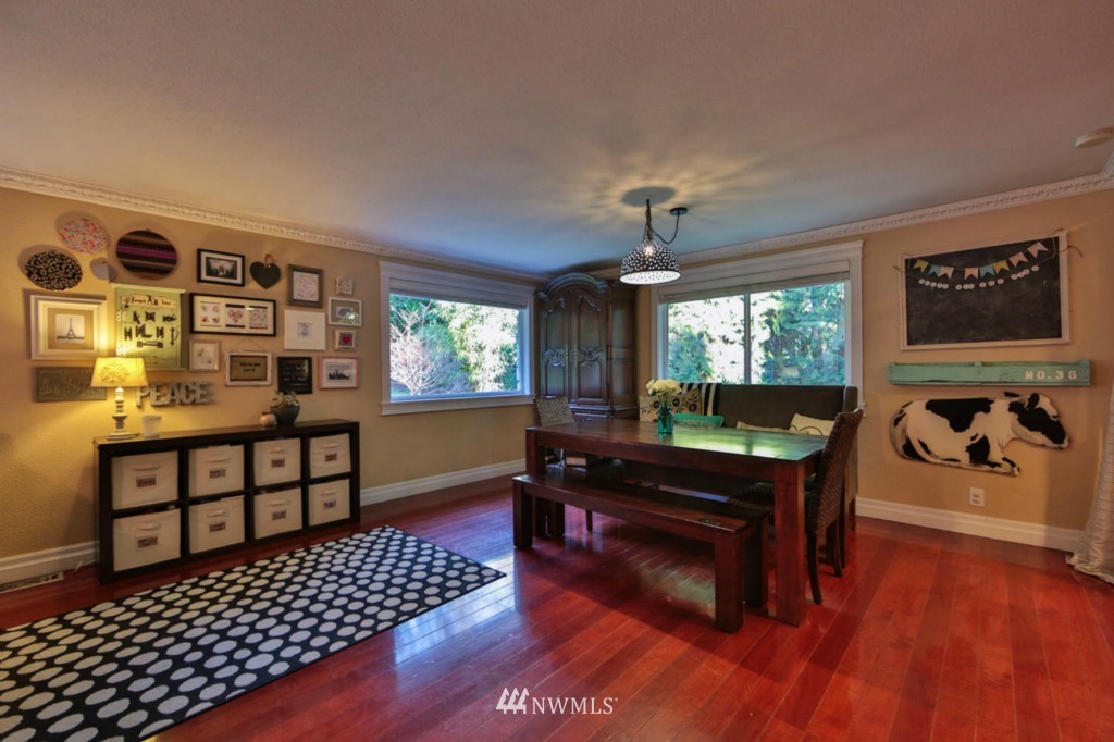 21029 West Richmond Road Bothell, WA 98021 - Photo 5 of 25 Gallery Image 5
