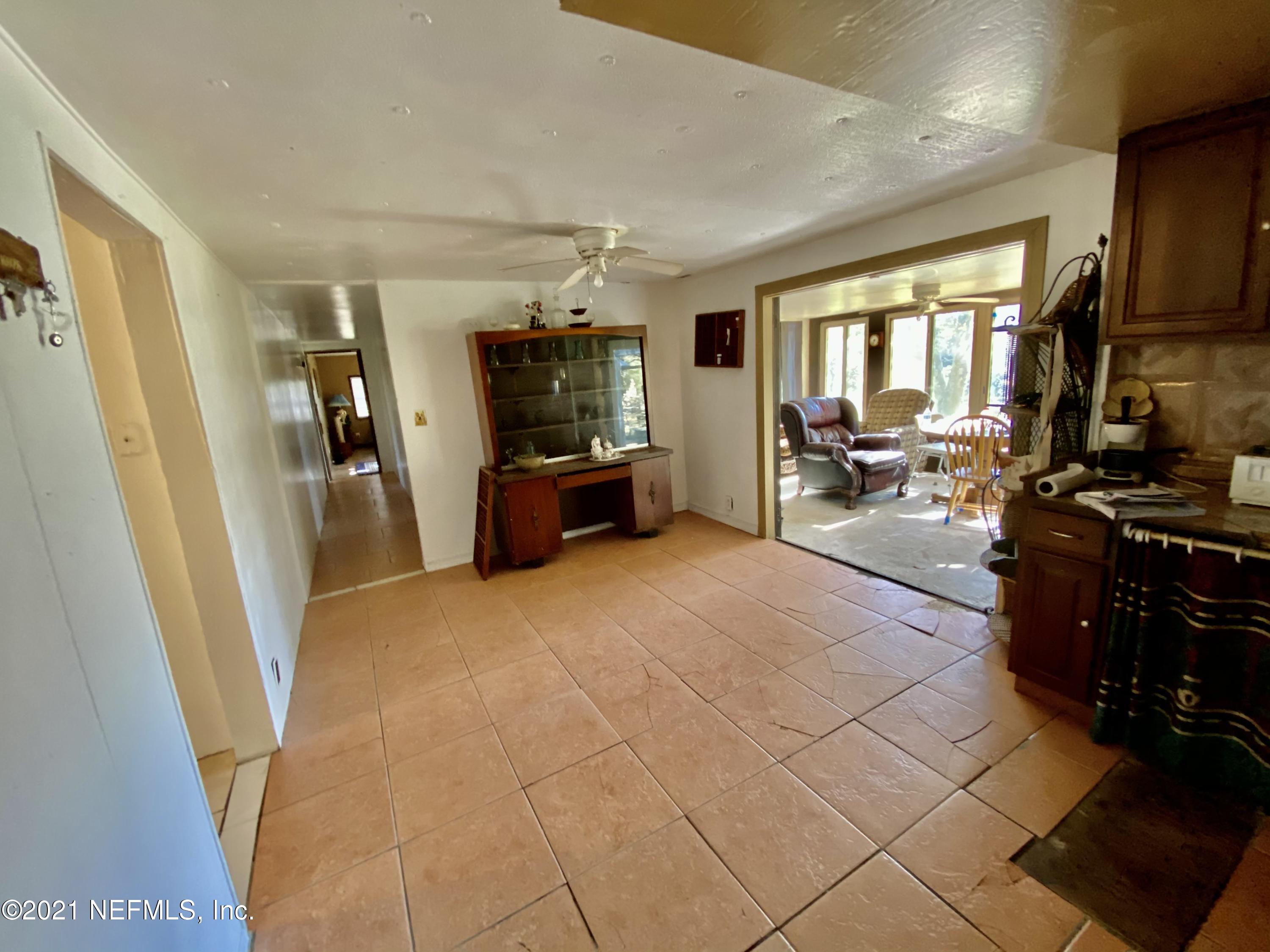 16050 Shellcracker Road Jacksonville, FL 32226 - Photo 18 of 45 kitchen and dining room