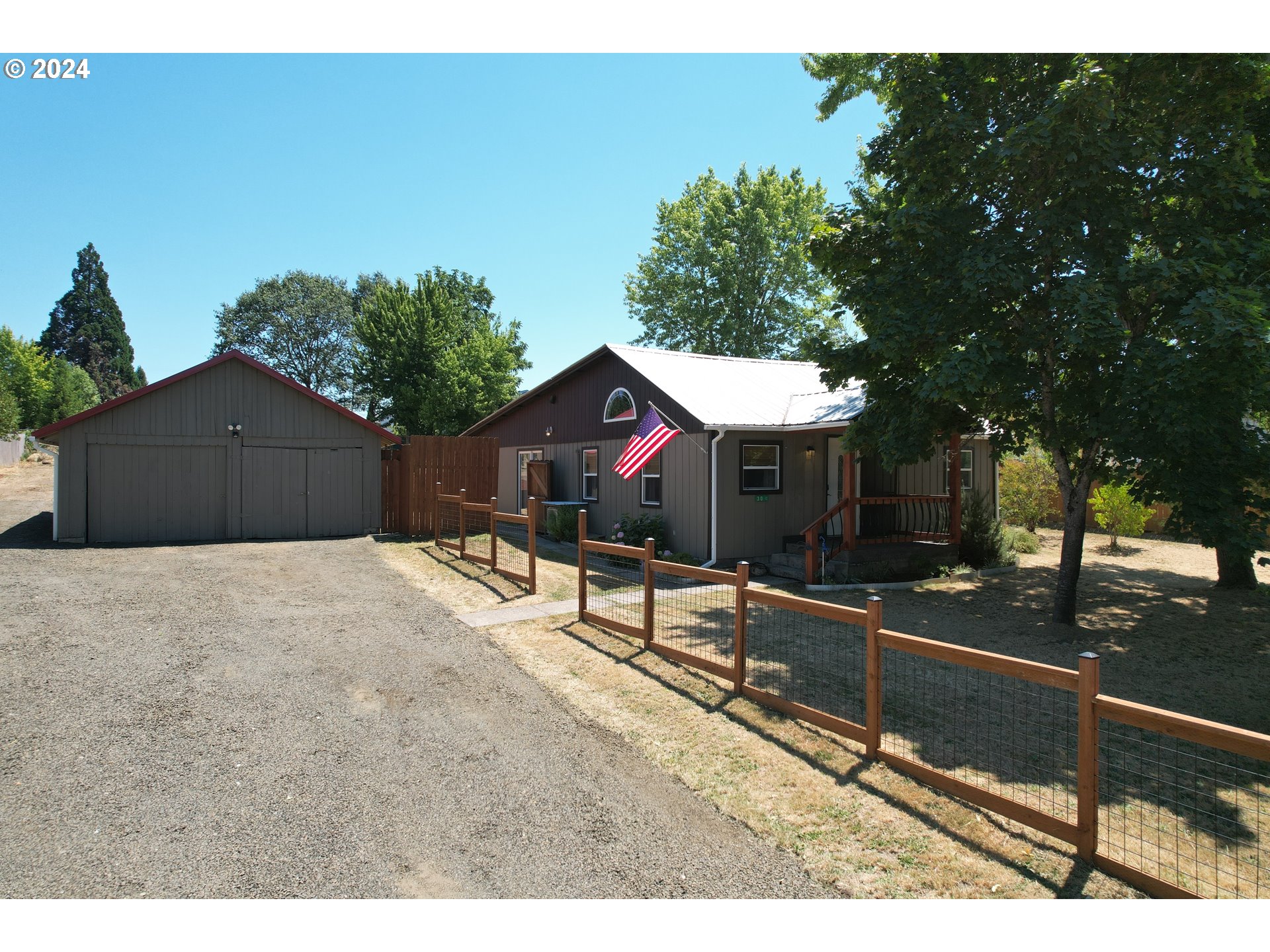 30 Darrell Avenue Winston, OR 97496 - Photo 1 of 28 Gallery Image 1