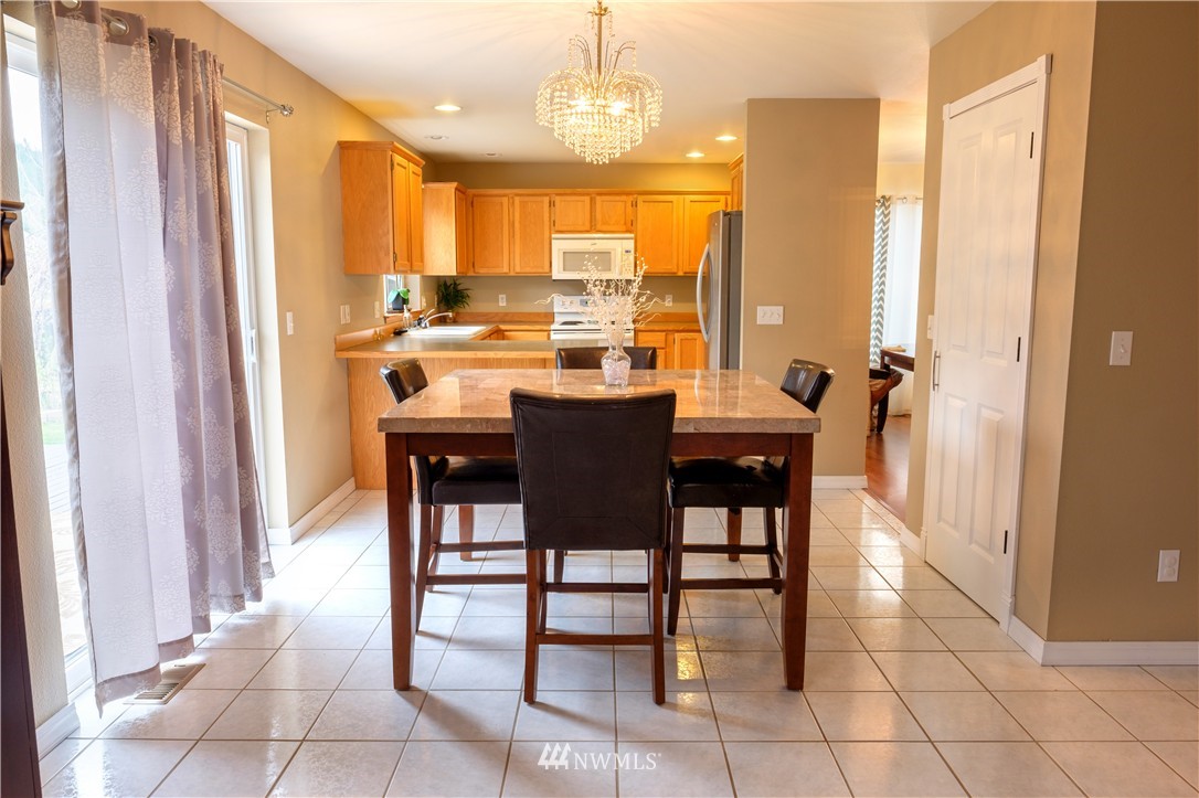 2212 Riley Road Mount Vernon, WA 98274 - Photo 6 of 19 Gallery Image 6