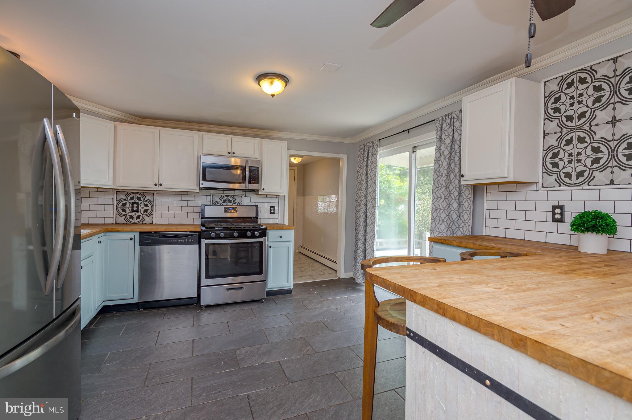 265 Lafayette Avenue Hamilton, NJ 08610 - Photo 9 of 21 Kitchen