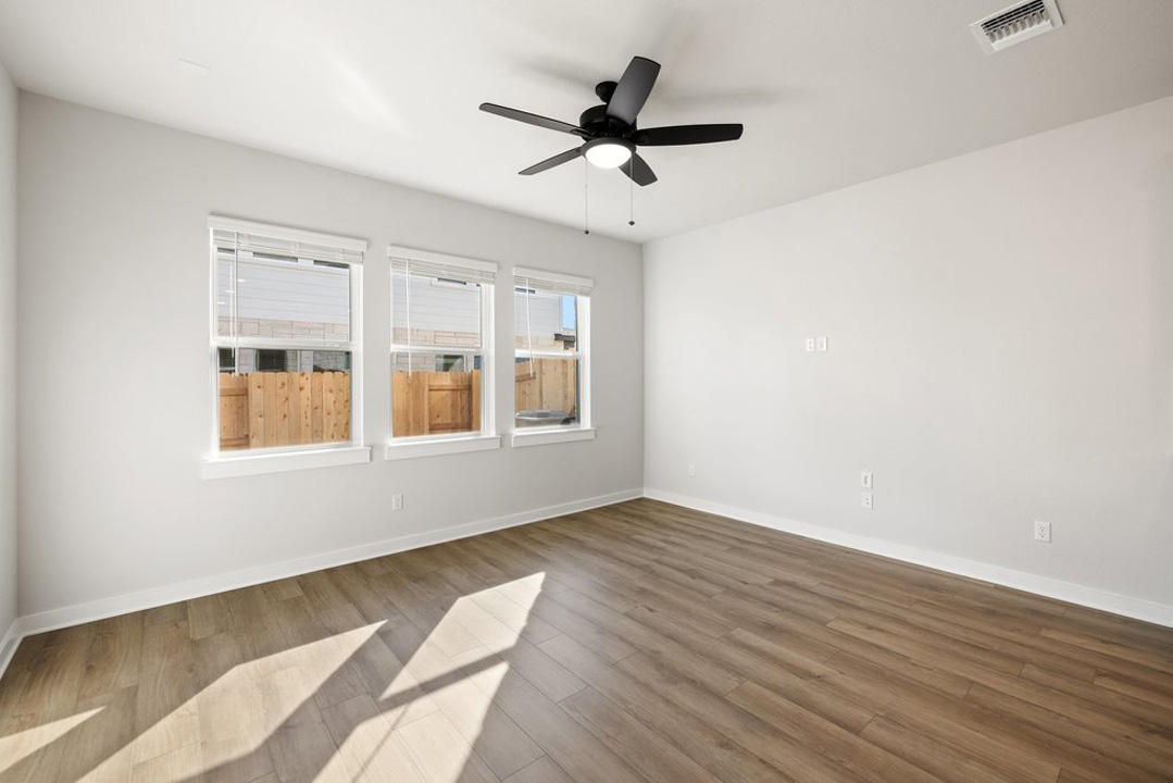 125 Verra Way Georgetown, TX 78626 - Photo 11 of 34