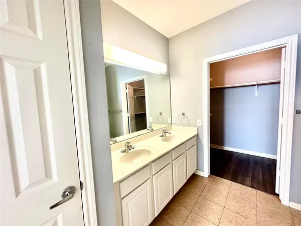 $1,600 | 2815 Kings Crossing Drive, Unit 209, Kingwood, TX 77345