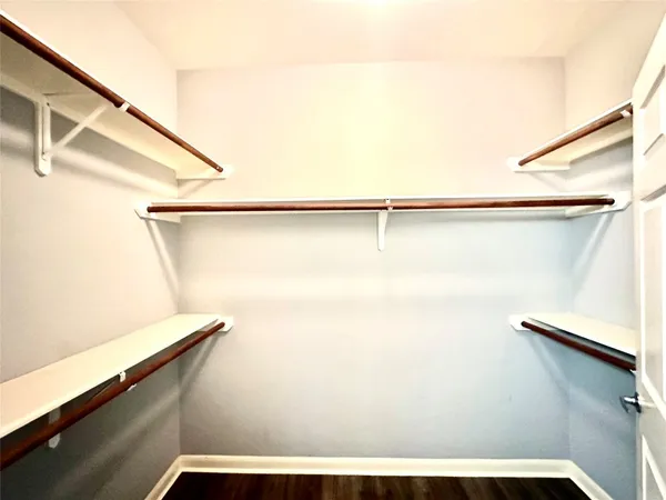 $1,600 | 2815 Kings Crossing Drive, Unit 209, Kingwood, TX 77345