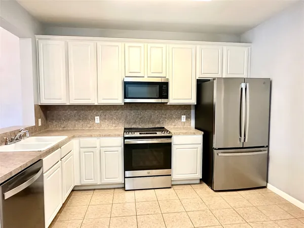 $1,600 | 2815 Kings Crossing Drive, Unit 209, Kingwood, TX 77345