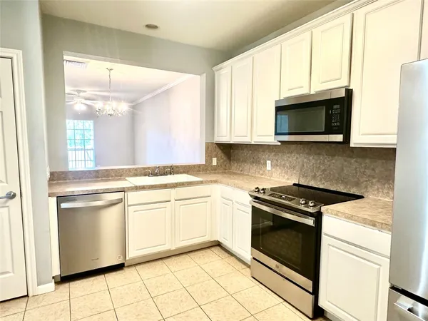 $1,600 | 2815 Kings Crossing Drive, Unit 209, Kingwood, TX 77345