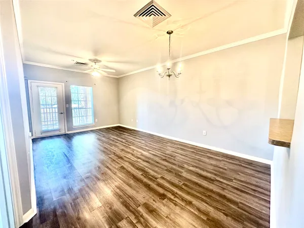 $1,600 | 2815 Kings Crossing Drive, Unit 209, Kingwood, TX 77345