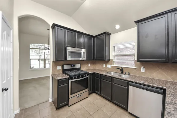 $2,100 | 8226 Silent Deep Drive, Rosenberg, TX 77469