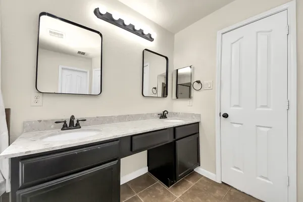 $2,100 | 8226 Silent Deep Drive, Rosenberg, TX 77469