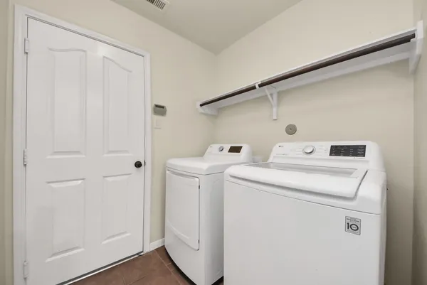 $2,100 | 8226 Silent Deep Drive, Rosenberg, TX 77469