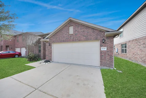 $2,100 | 8226 Silent Deep Drive, Rosenberg, TX 77469