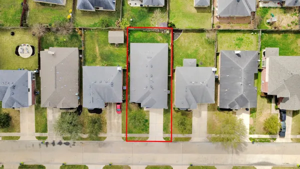 $2,100 | 8226 Silent Deep Drive, Rosenberg, TX 77469