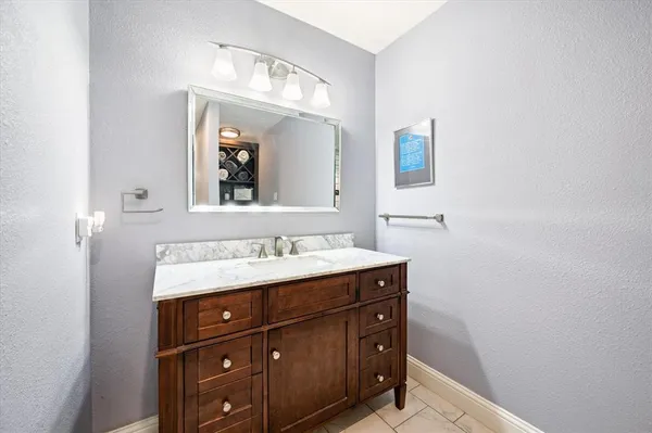 $519,500 | 129 East Louella Drive, Hurst, TX 76054