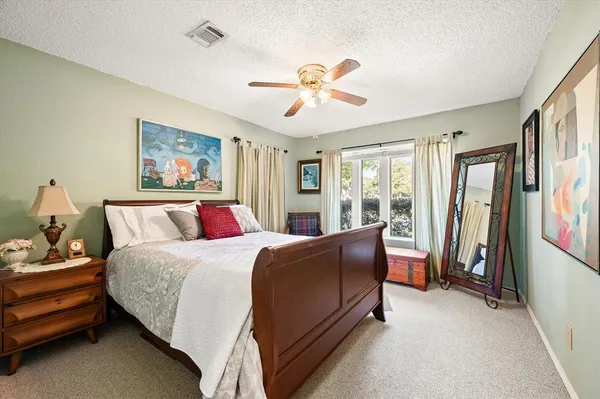 $519,500 | 129 East Louella Drive, Hurst, TX 76054