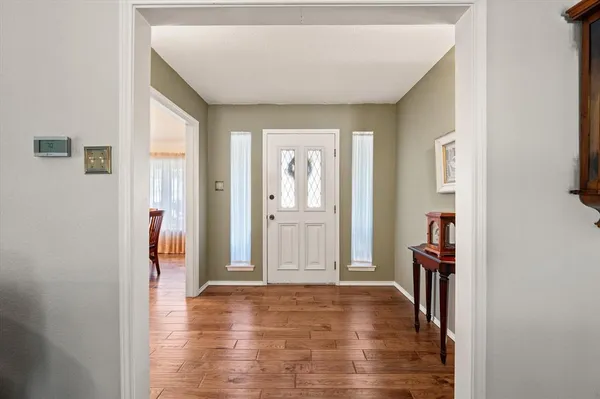 $519,500 | 129 East Louella Drive, Hurst, TX 76054