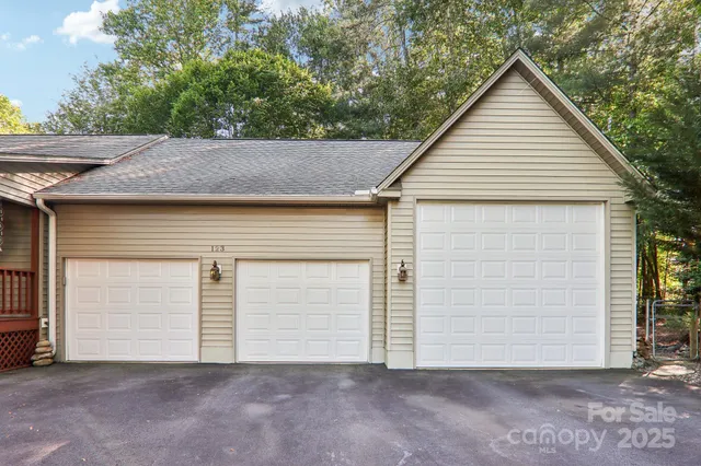 $509,900 | 123 Brandymill Loop, Etowah, NC 28729