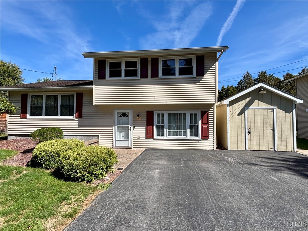 7658 Clover Road Syracuse, NY 13212 - Photo 1 of 31 Welcome to 7658 Clover