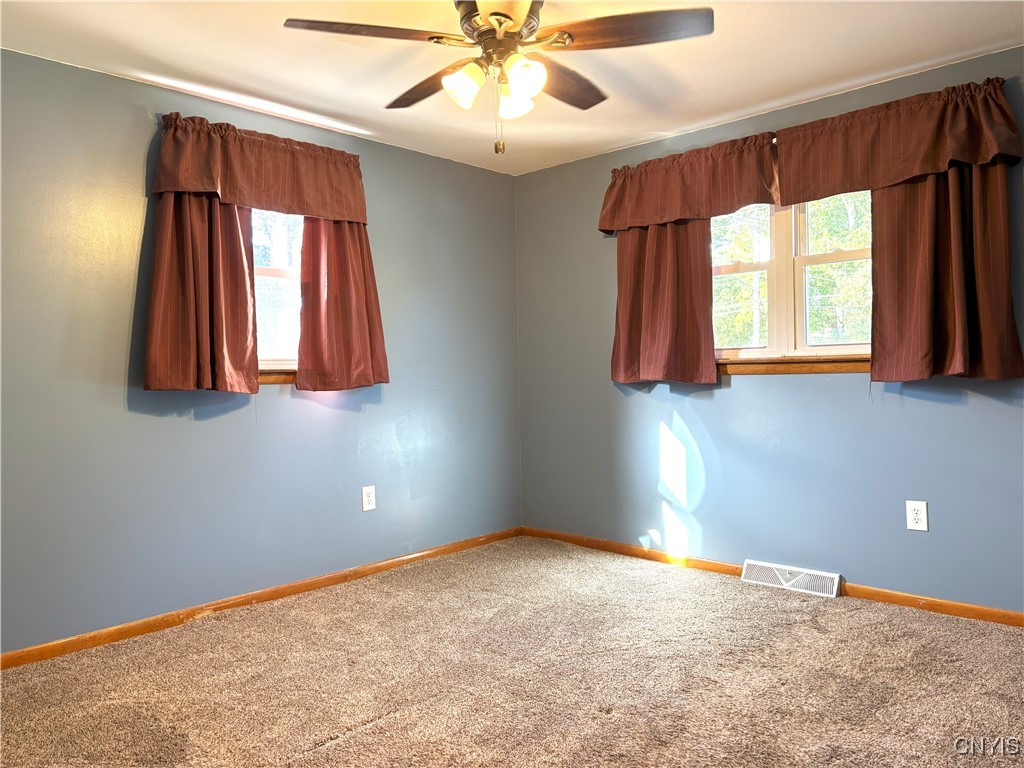 7658 Clover Road Syracuse, NY 13212 - Photo 13 of 31 Bedroom