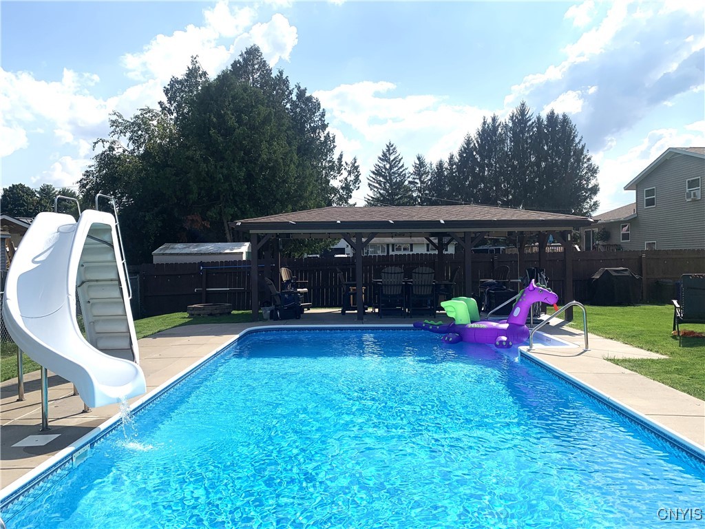 7658 Clover Road Syracuse, NY 13212 - Photo 16 of 31 In Ground Pool