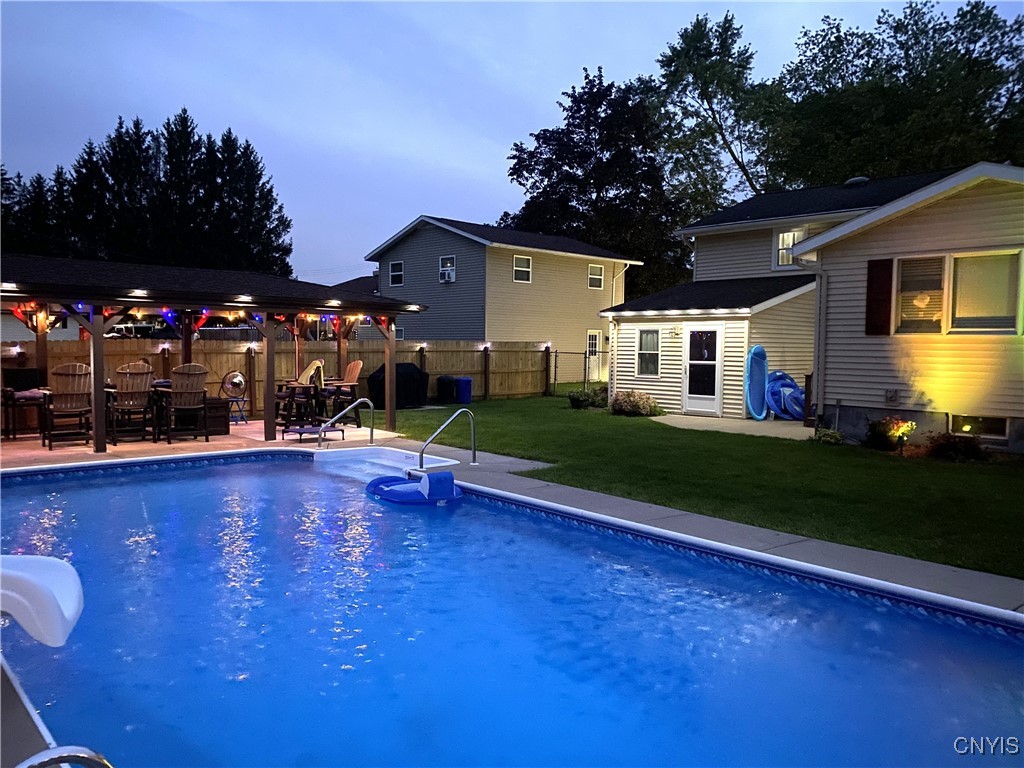 7658 Clover Road Syracuse, NY 13212 - Photo 20 of 31 Pool