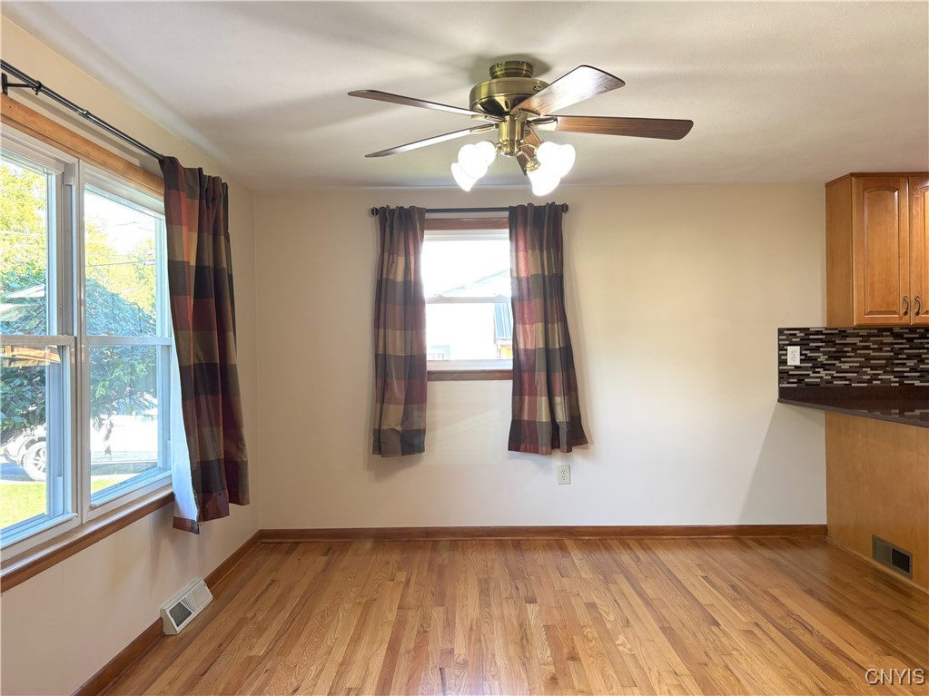 7658 Clover Road Syracuse, NY 13212 - Photo 6 of 31 Dining Room