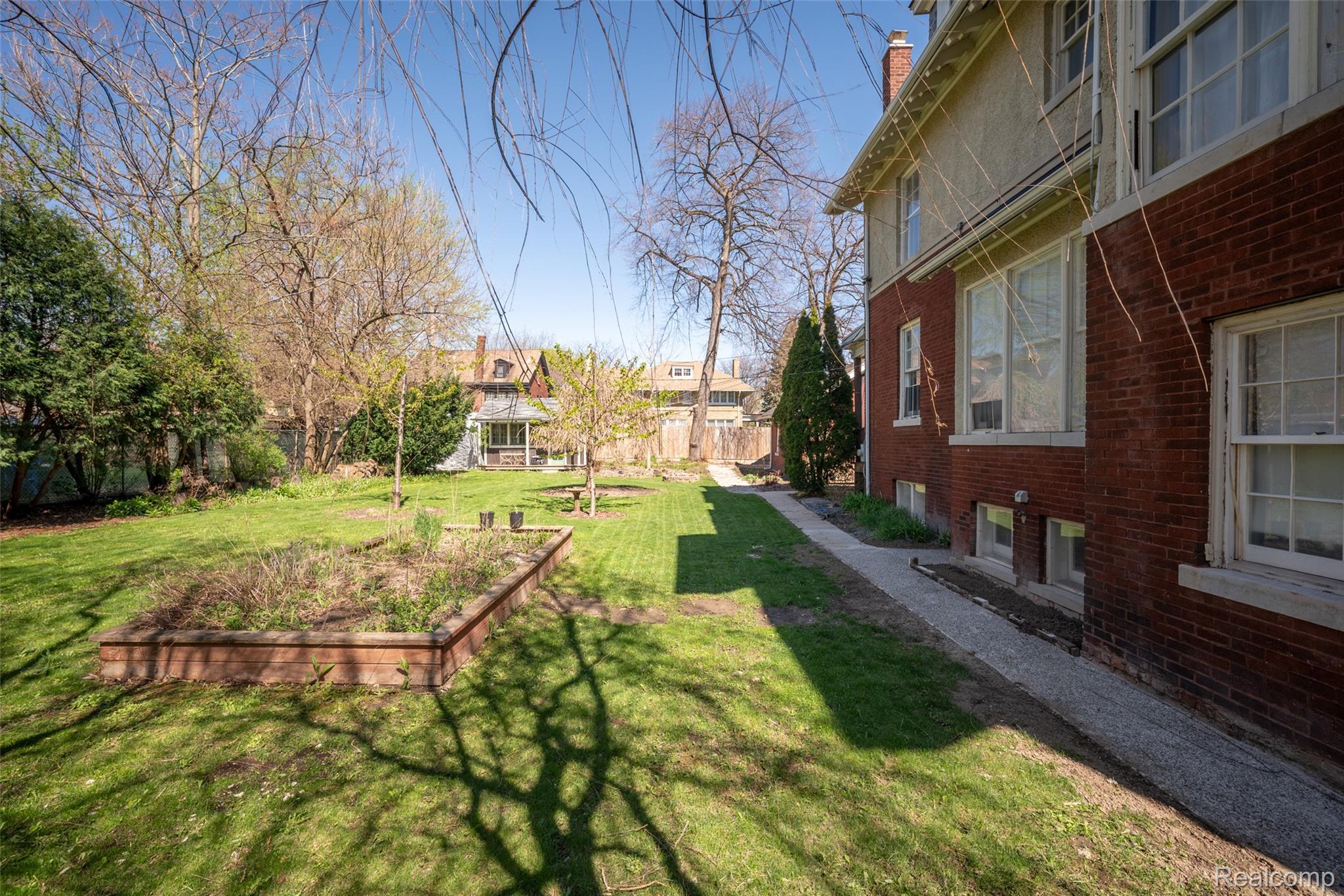 22 Edison Street Detroit, MI 48202 - Photo 49 of 62