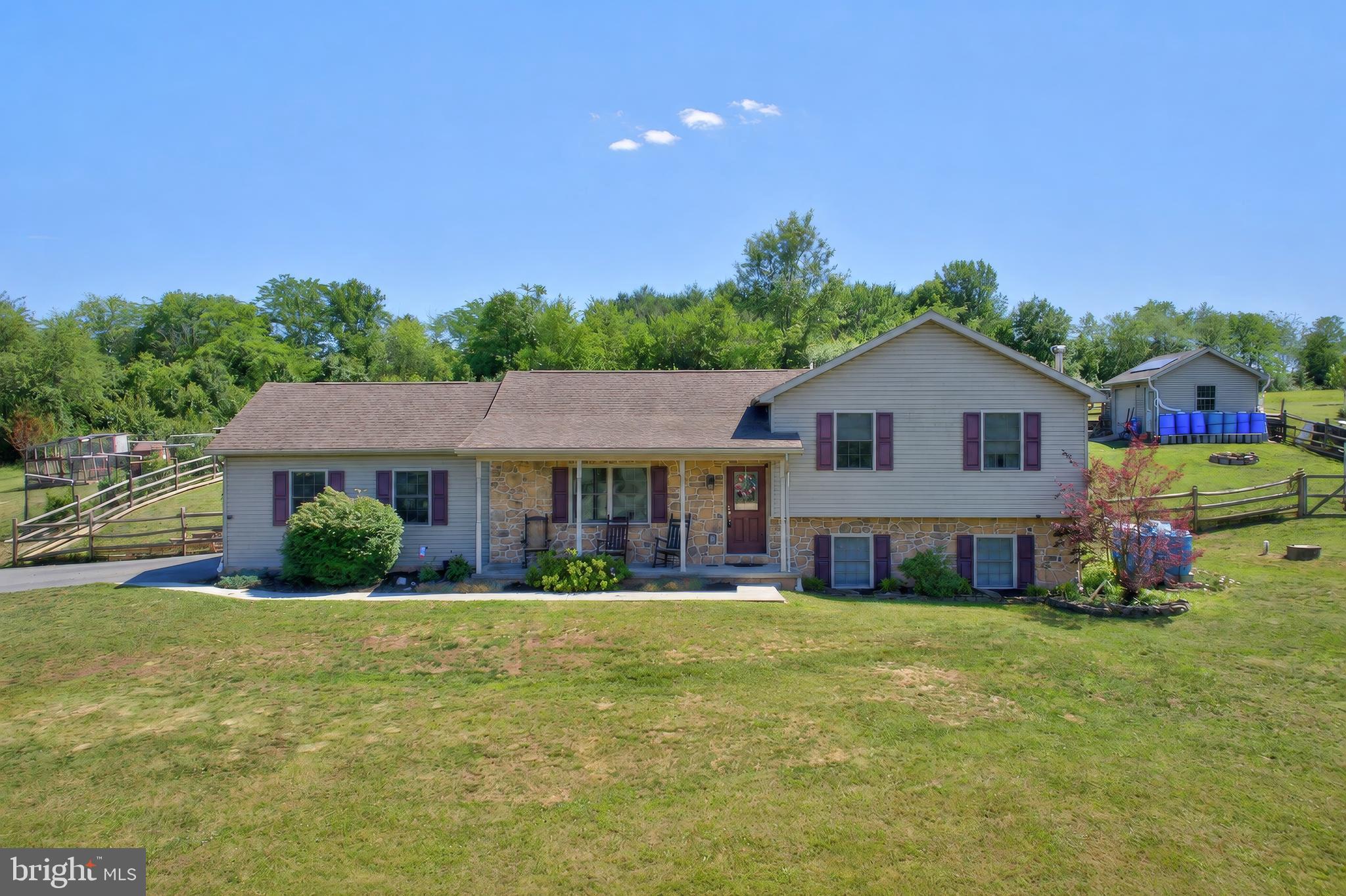 225 North Grant Road Thomasville, PA 17364 - Photo 1 of 49 Front