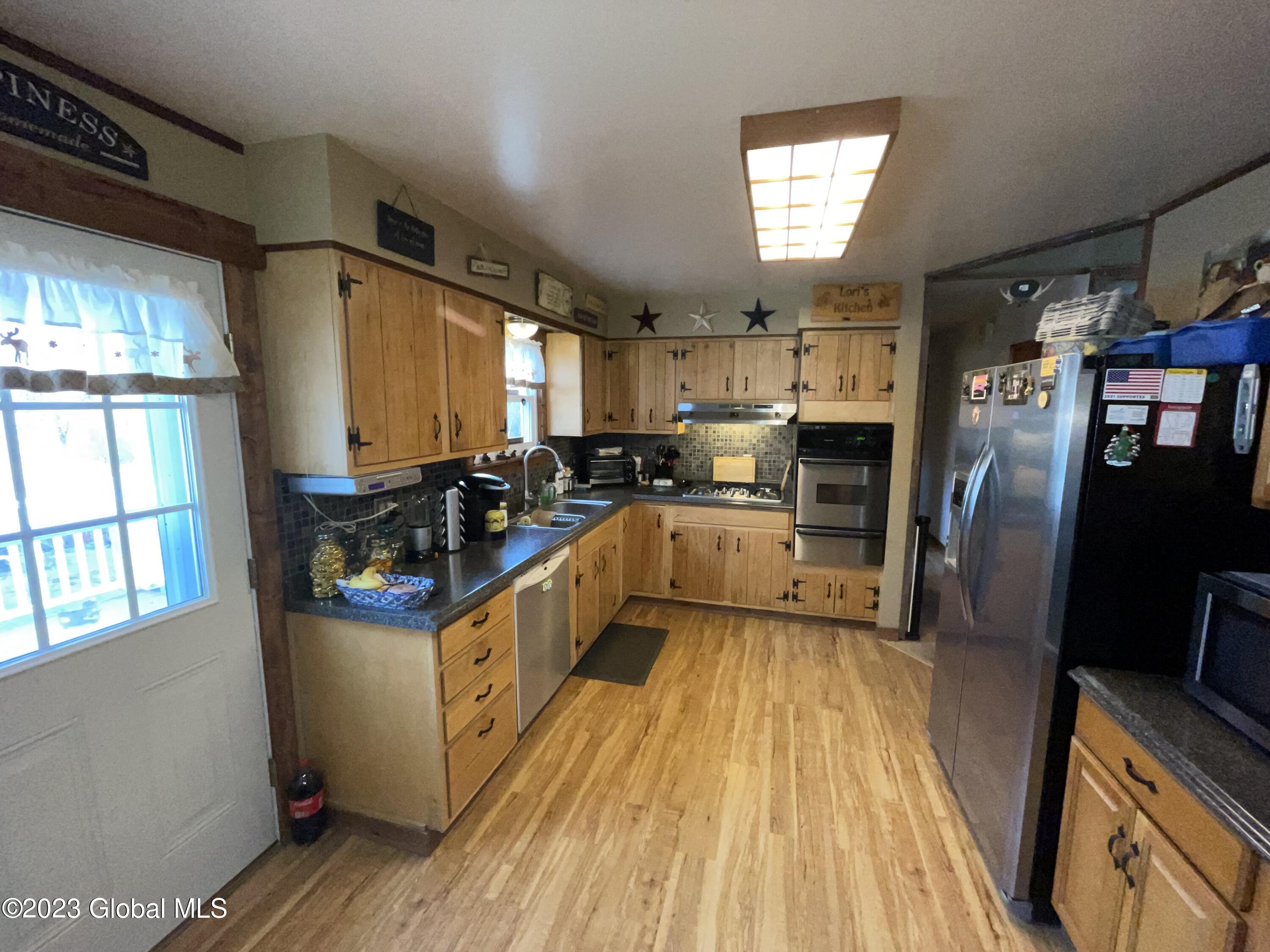 33 Woodin Road Halfmoon, NY 12065 - Photo 14 of 44 IMG_1294