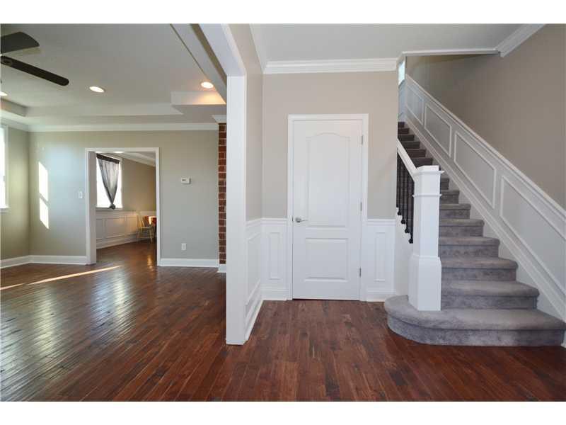 947 Ridge Road Bridgeville, PA 15017 - Photo 3 of 24 Entry/Foyer.