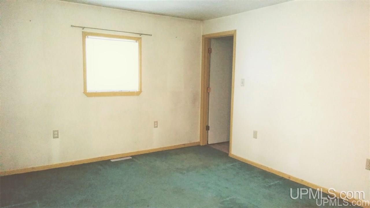 6685 65 Road Gladstone, MI 49837 - Photo 17 of 31