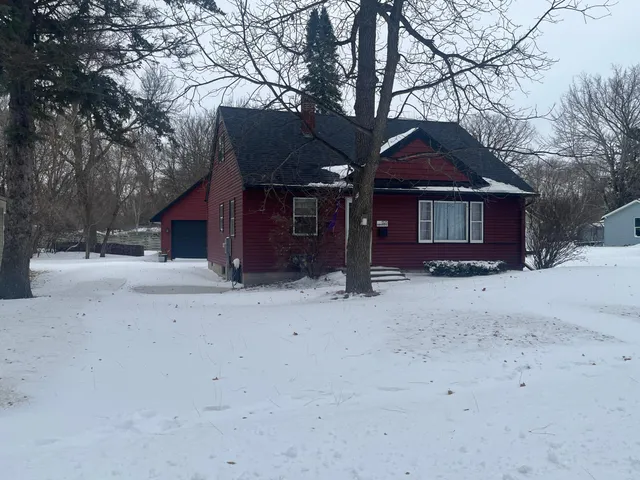 $199,900 | 1323 Kandiyohi Avenue Southwest, Willmar, MN 56201