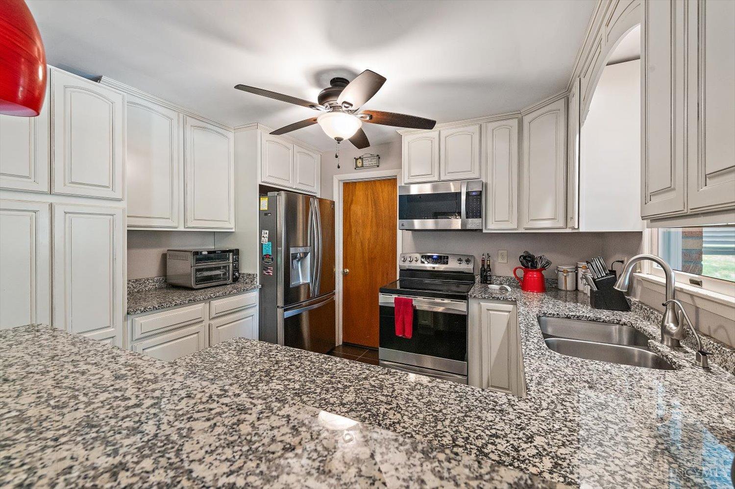 8692 Wuest Road Cincinnati, OH 45251 - Photo 12 of 50 Gallery Image 12