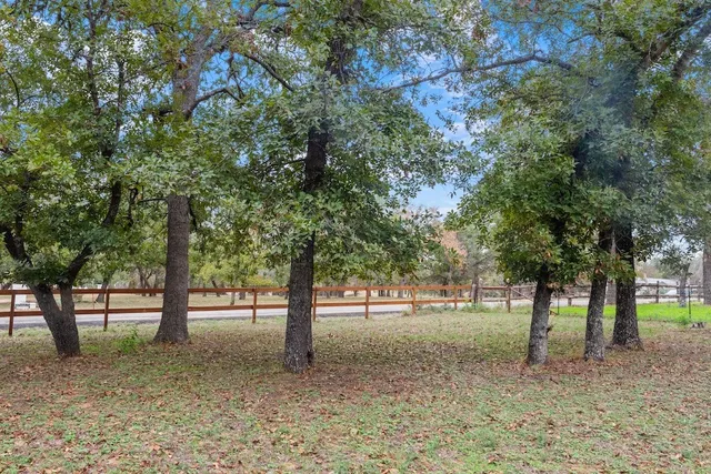 $629,900 | 33 Oak Haven Road, Fredericksburg, TX 78624