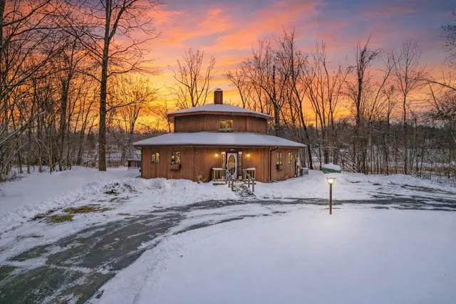 $289,900 | N1417 Oak Park Drive, Menominee, MI 49858