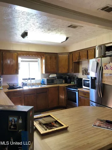 $240,000 | 213 Harbor Lane, Brandon, MS 39047