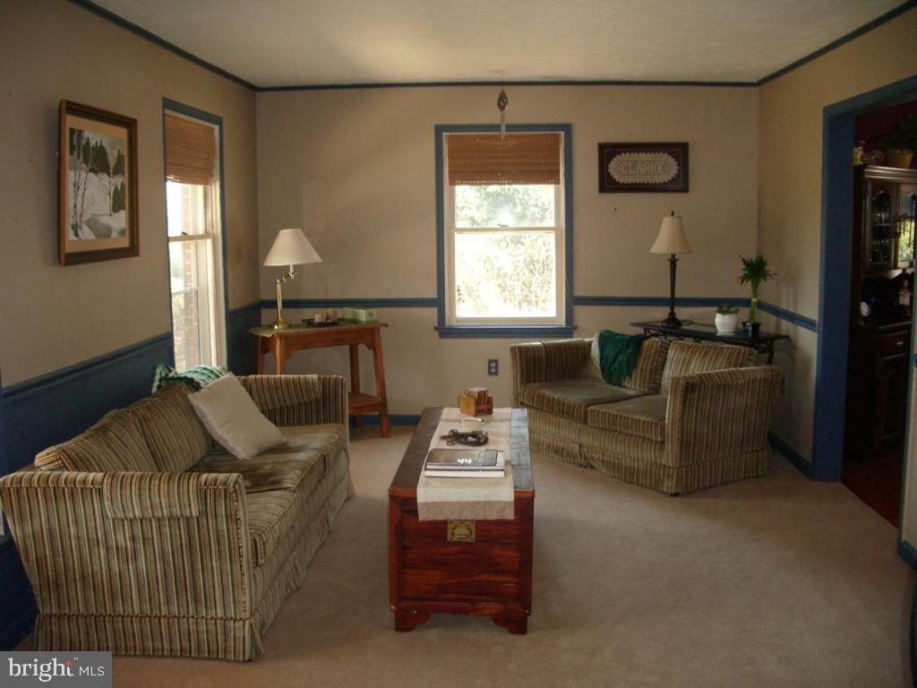 23 Pinewood Avenue Lititz, PA 17543 - Photo 4 of 13