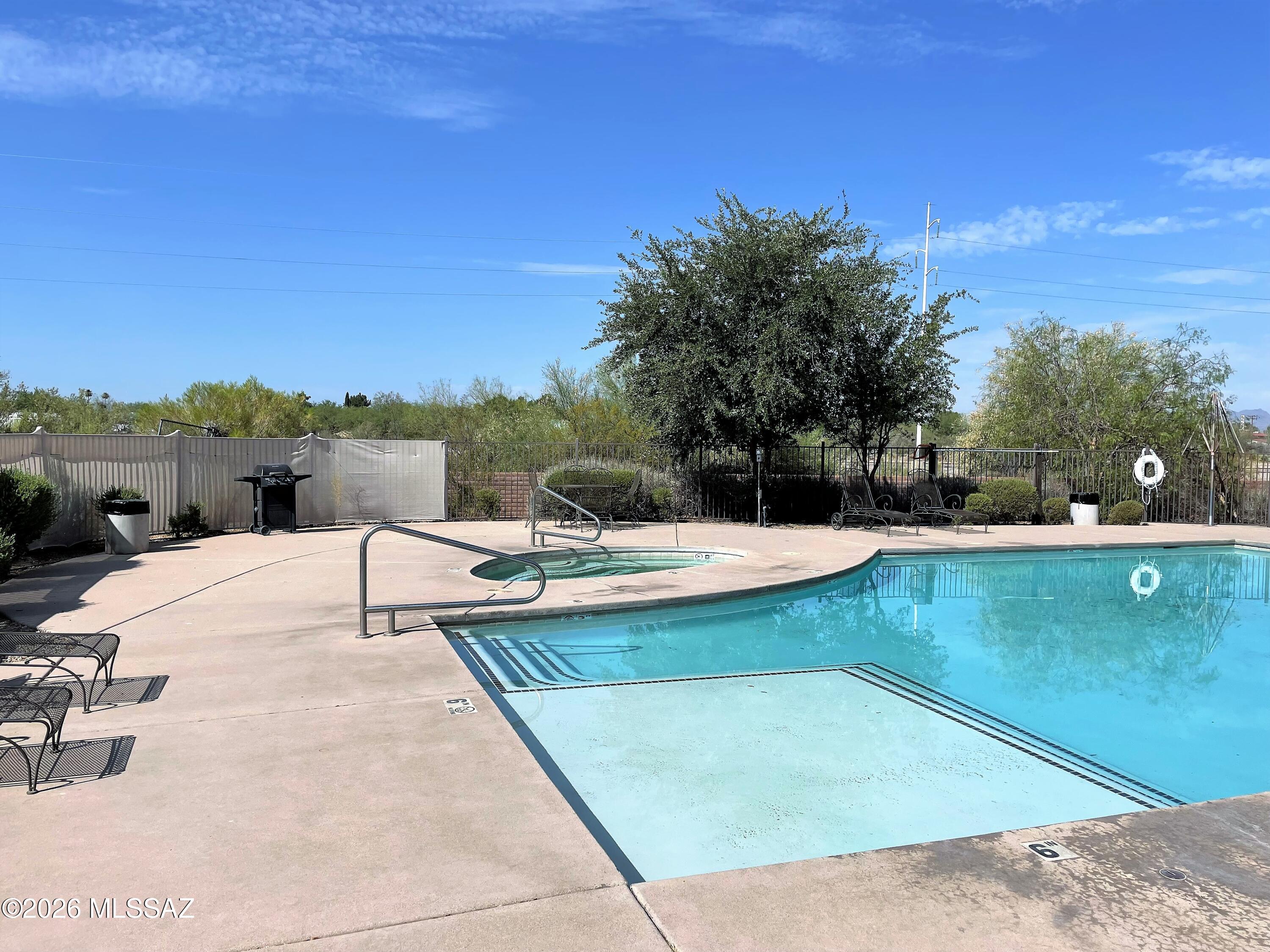 2028 East River Road, Unit 203 Tucson, AZ 85718 - Photo 32 of 36