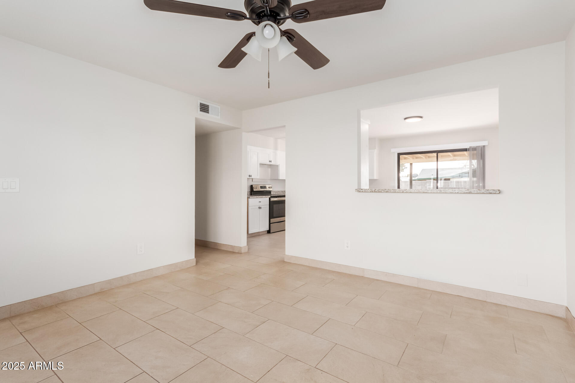 6031 West Hearn Road Glendale, AZ 85306 - Photo 5 of 20 12 Hearn