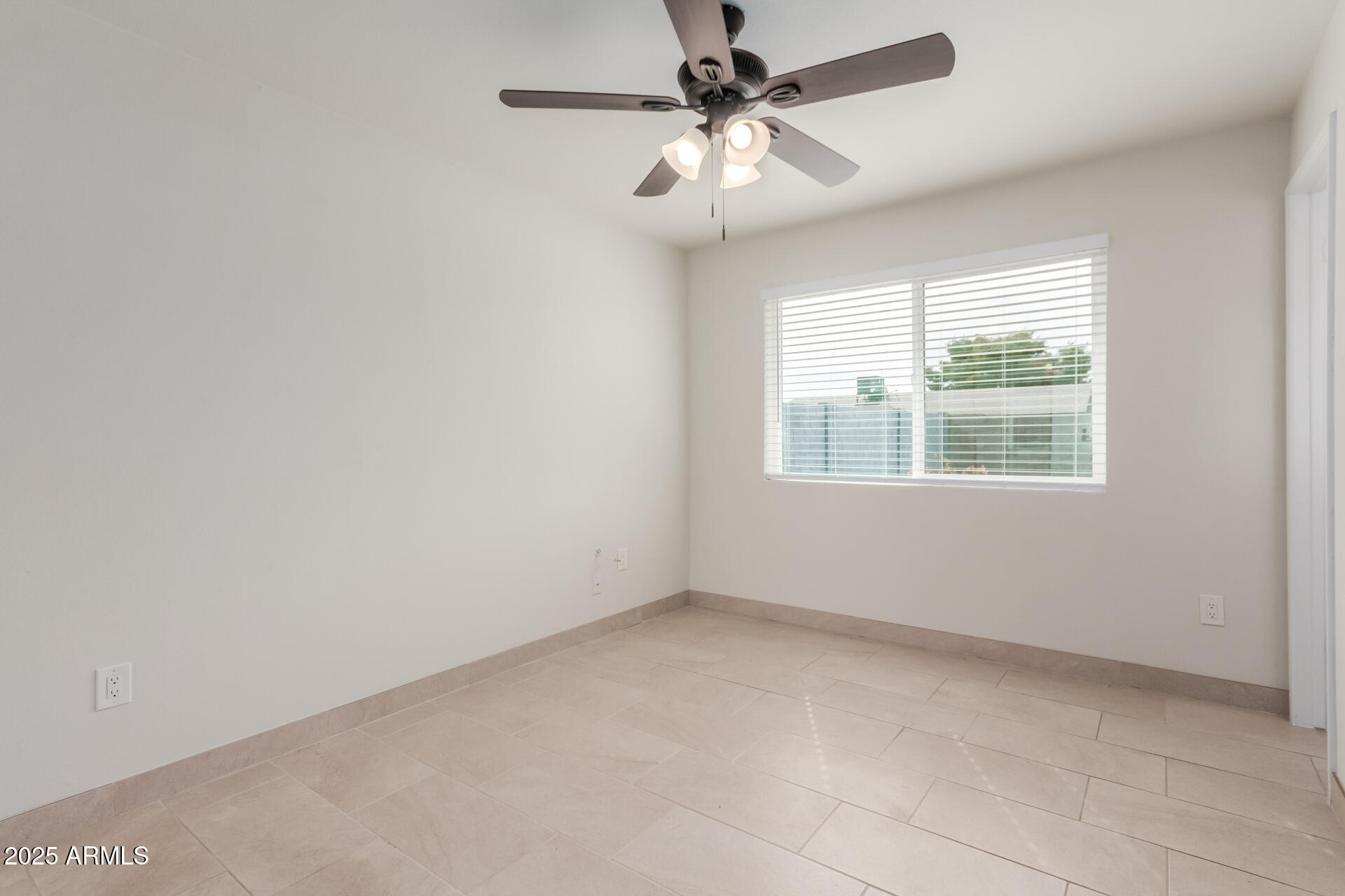 6031 West Hearn Road Glendale, AZ 85306 - Photo 10 of 20 21 Hearn