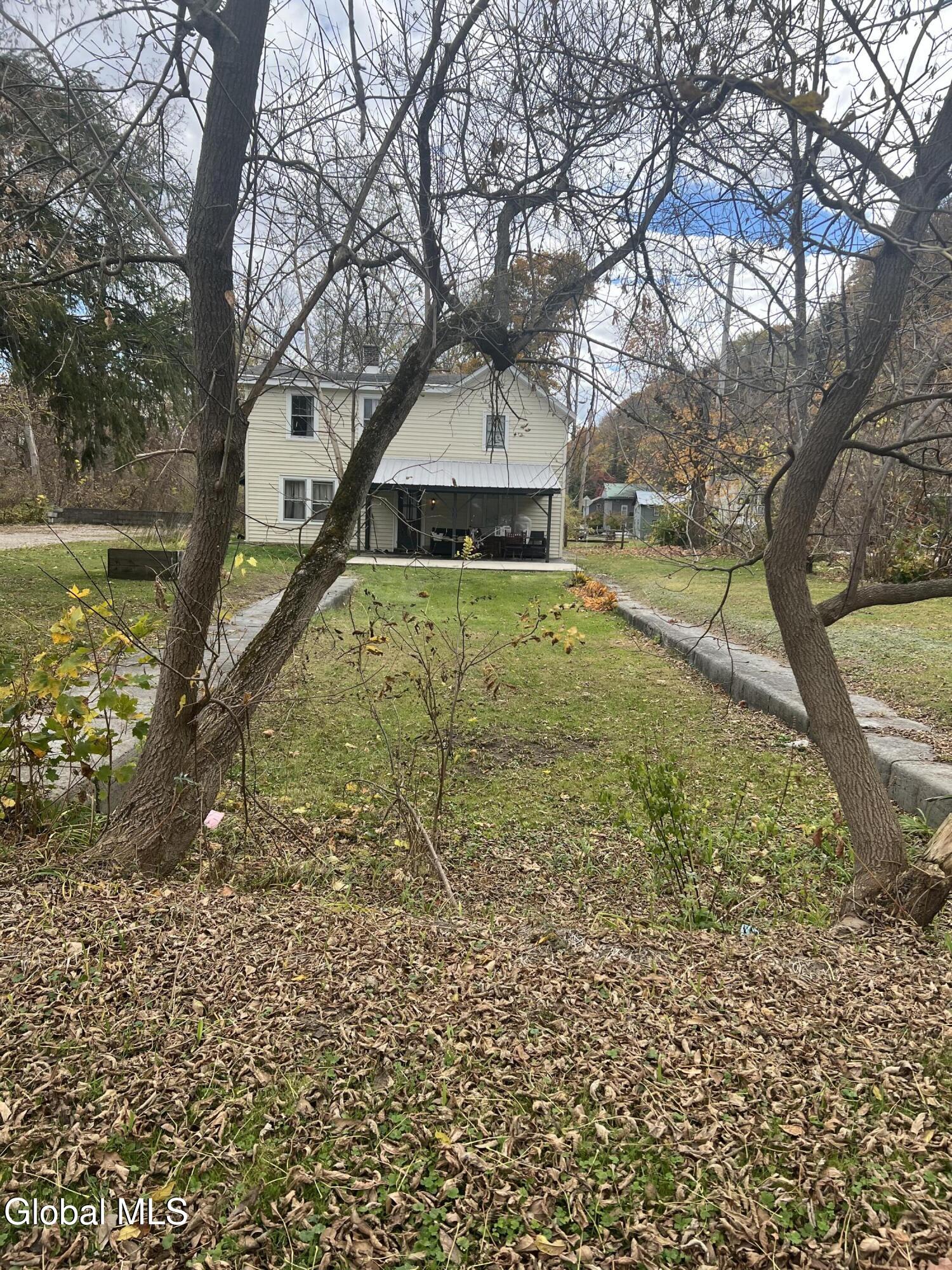 37 Hancock Street Fort Plain, NY 13339 - Photo 3 of 26 IMG_9134