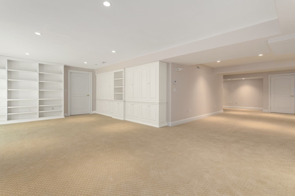 7 Wainwright Road, Unit 55 Winchester, MA 01890 - Photo 30 of 42