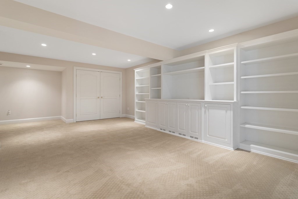 7 Wainwright Road, Unit 55 Winchester, MA 01890 - Photo 31 of 42