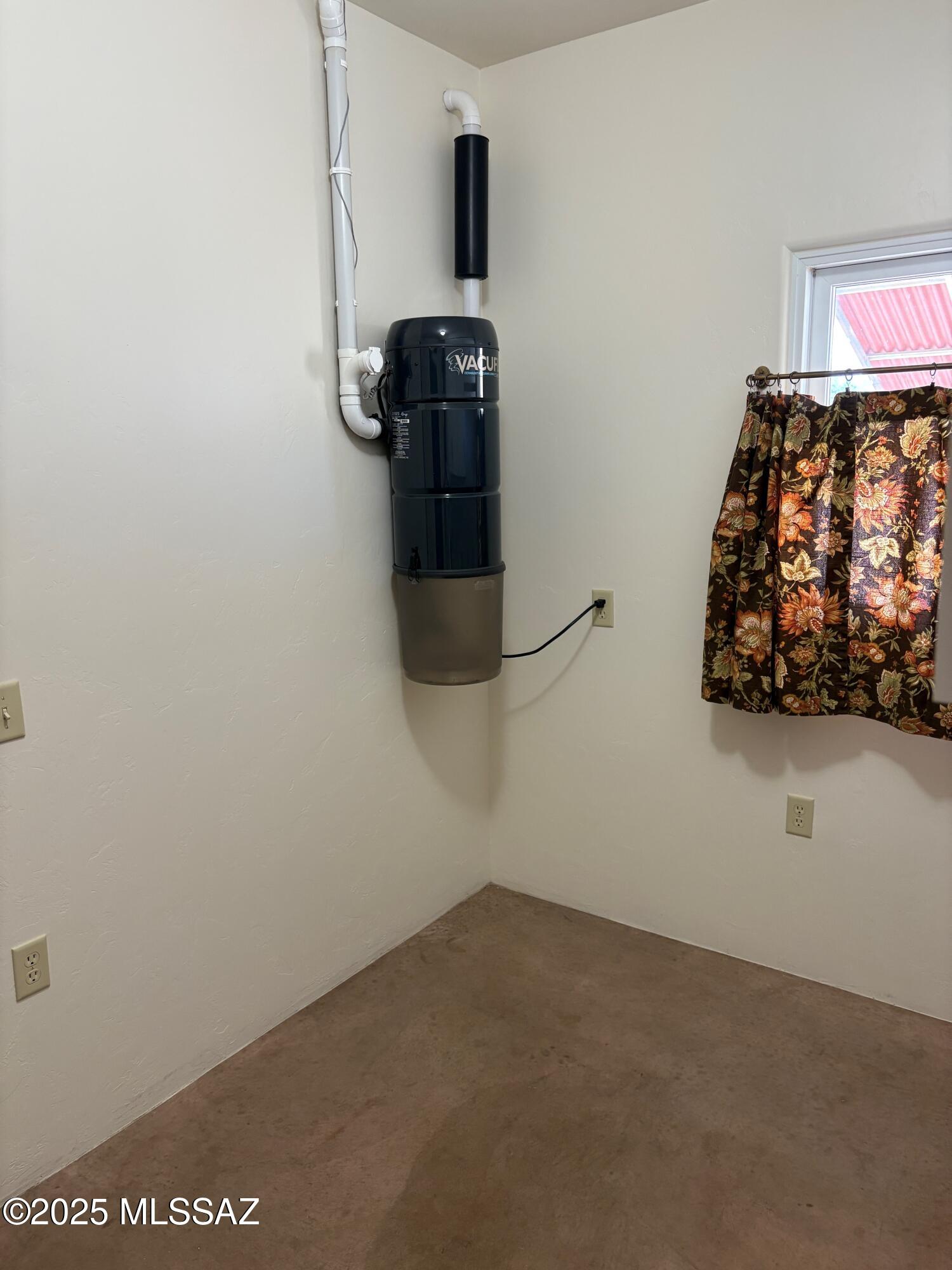 1040 East Halcyon Road Tucson, AZ 85719 - Photo 12 of 16