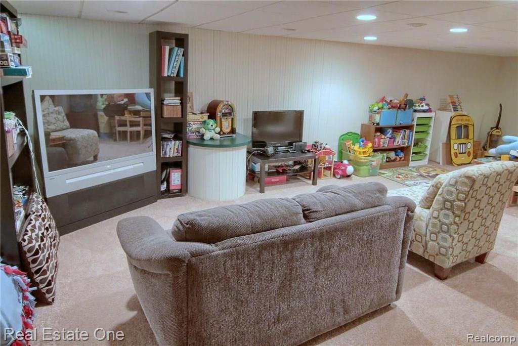 36225 Fredericksburg Road Farmington Hills, MI 48331 - Photo 27 of 30