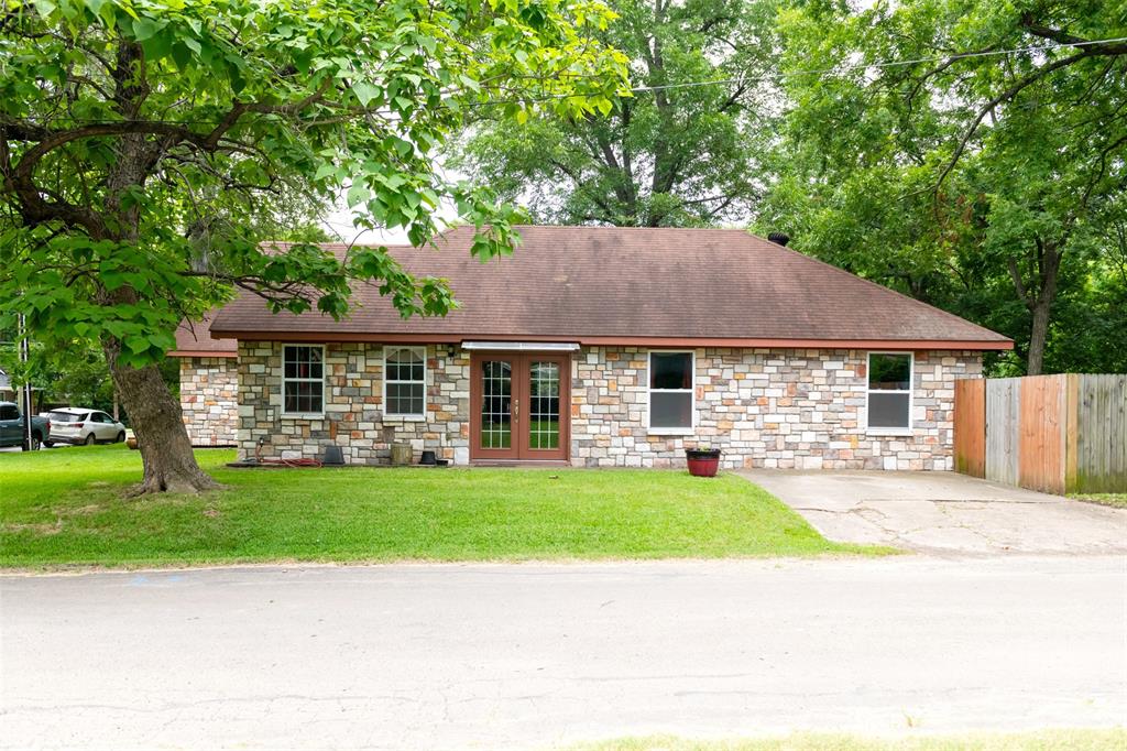 1019 Pine Street Bonham, TX 75418 - Photo 5 of 26 a aerial view of a house with a yard