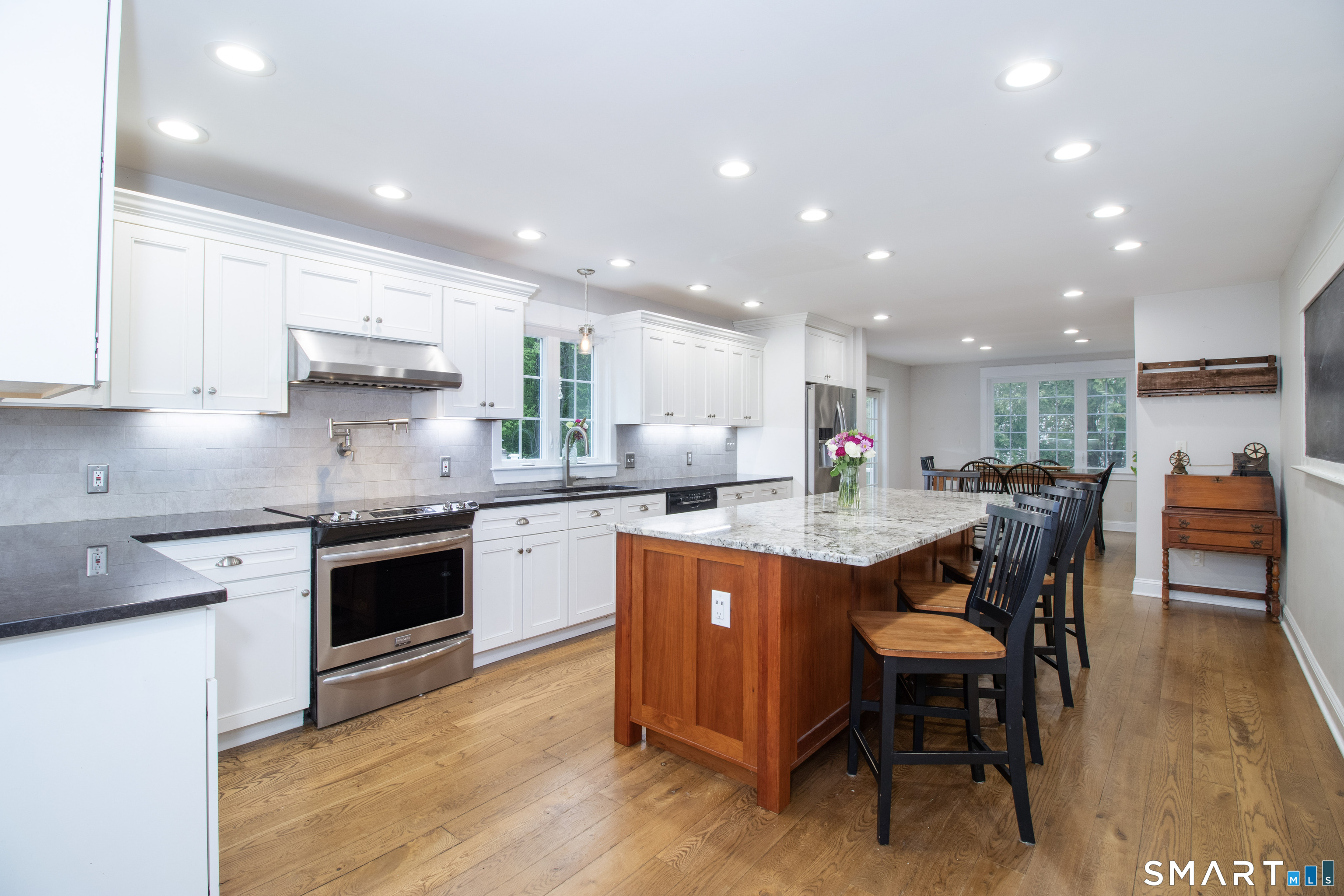 64 Kirk Road Hamden, CT 06514 - Photo 5 of 25