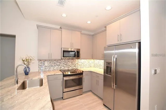 $3,400 | 1500 State Street, Unit 603, Sarasota, FL 34236